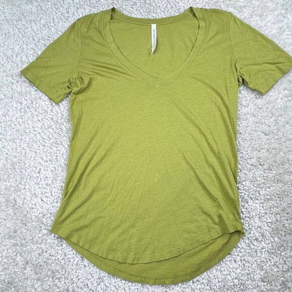 Aritzia The Group Babaton Foundation Green V Neck T-shirt - Picture 2 of 8